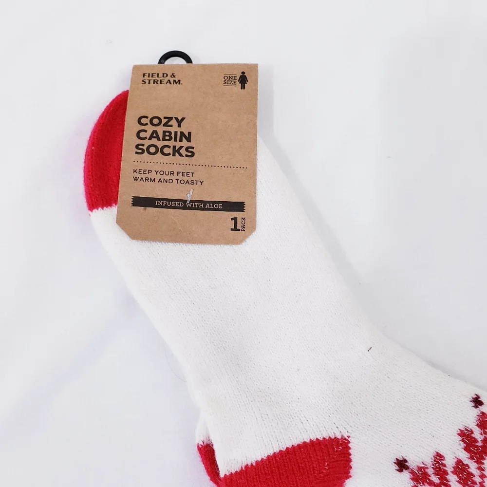 Field & Stream Cozy Cabin Socks Red Snowflake White Aloe Infused NEW NWT